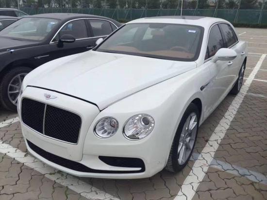 2017款宾利飞驰v8s 顶级轿跑全国联保