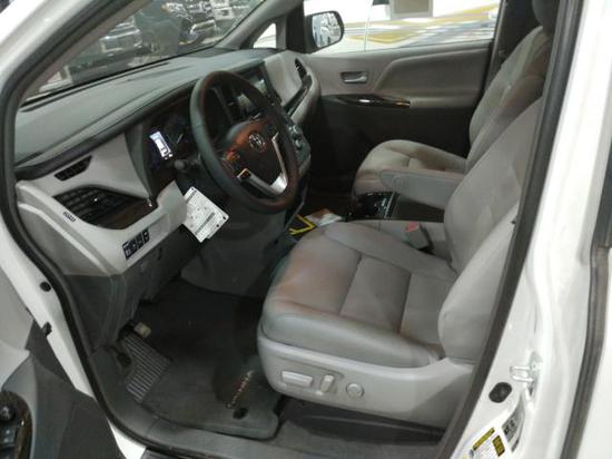 丰田塞纳现车大甩特价促销优惠5万起