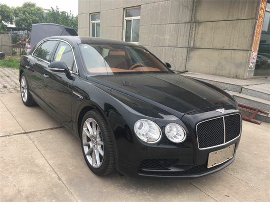 17款宾利飞驰v8s现车天津港行情底价优惠