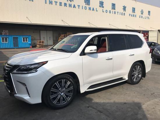 17款雷克萨斯LX570 8座凌志顶配大促销