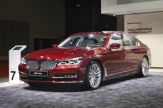 2017款宝马740现车 天津港促销疯狂让利