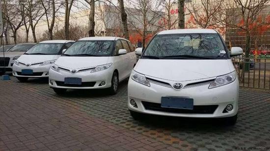 2017款丰田普瑞维亚 商务大霸优雅大气