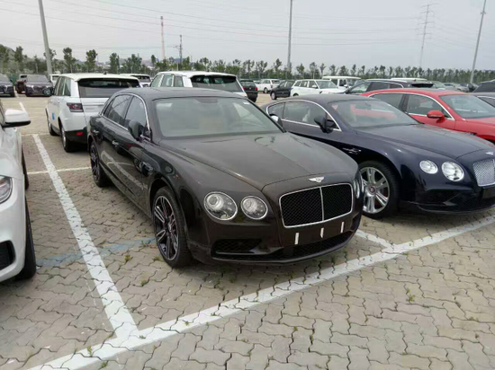 2017款宾利飞驰降价 飞驰V8S超大动力