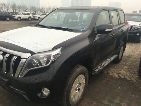 2017款丰田霸道2700 疯狂降价颜色齐全