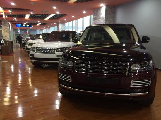 2017款路虎揽胜创世 加长汽油版典雅大气