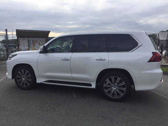 17款雷克萨斯LX570配置颜色齐最新报价