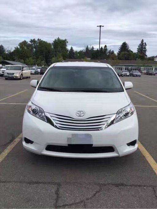 2017款丰田塞纳七座 完美外观时尚大气