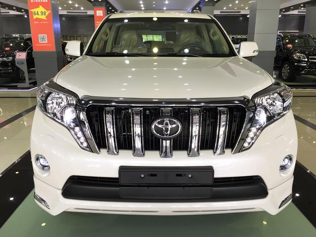 2017款丰田霸道2700 潇洒前行翻山越岭