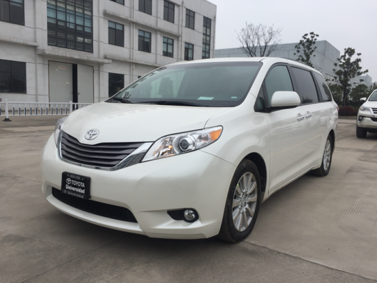 17款丰田塞纳商务7座3.5排量现车手续齐
