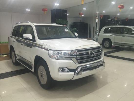 17款丰田酷路泽4600独领风骚 荣耀座驾