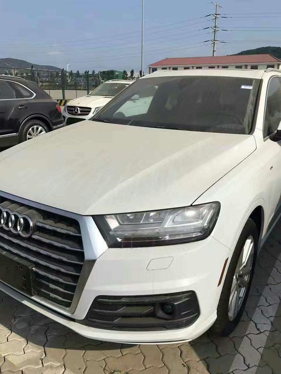 津港新车17款奥迪Q7大量现车优惠促销