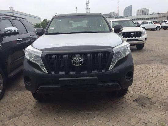 2017款丰田霸道2700 中东丐版奢华大气