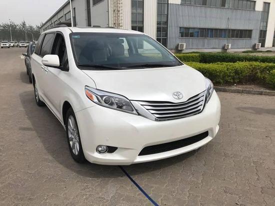 2017款丰田塞纳特价促销至尊享受0首付