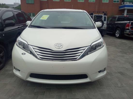 17款丰田塞纳3.5L 细腻做工实时价格