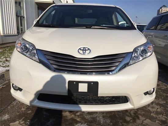 17款丰田塞纳四驱MPV天窗性价比最高