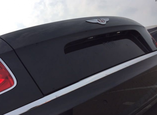 2017款宾利飞驰4.0豪华轿车时尚焦点