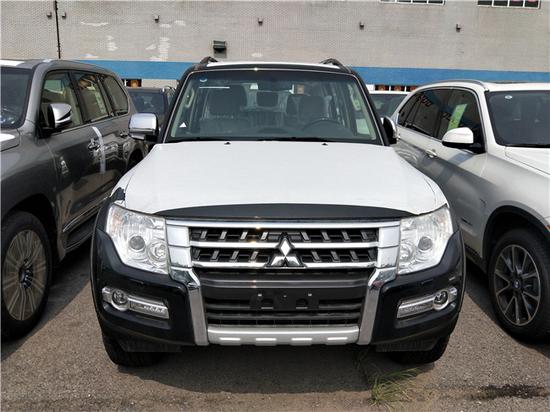 17款三菱帕杰罗中东版 进口SUV现车底价