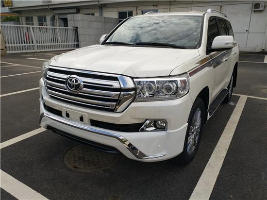 17款丰田酷路泽4000硕大车身 霸气扬长