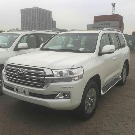 2017款丰田酷路泽5700 店内越野优惠降