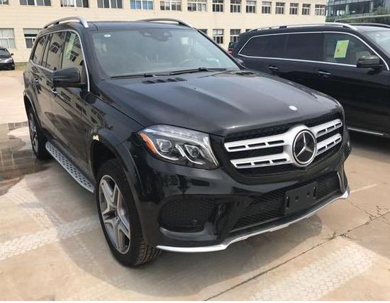 奔驰GLS450店内现车配置齐全