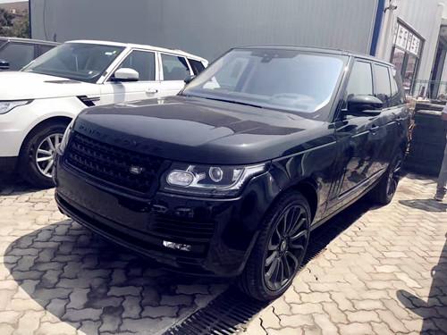 路虎揽胜行政版 图片配置视频报价115万