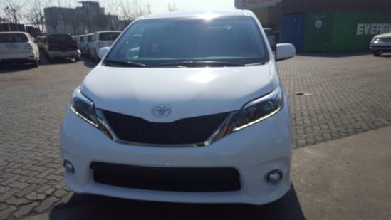 17款丰田塞纳美规版 8速变速箱奢华舒适