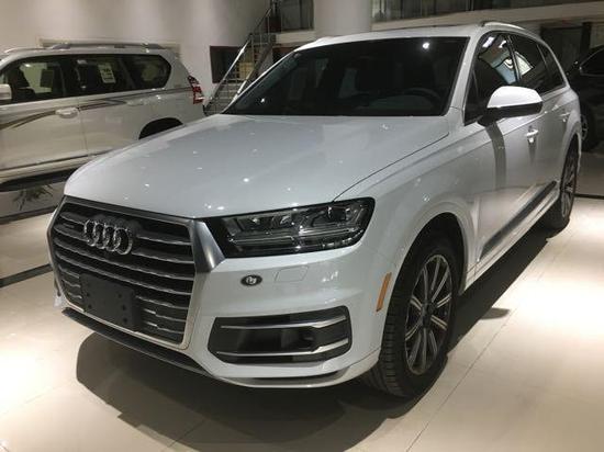 17款奥迪Q7现车颜色全 霸气奥迪大促销