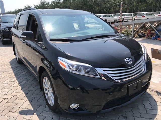 17丰田塞纳3.5L天津港最新价格豪华商务