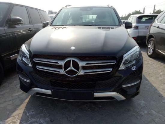 2017款奔驰GLE400 外形亦有所变化