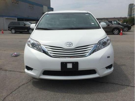 17丰田塞纳7座商务报价 塞纳LE标配现车