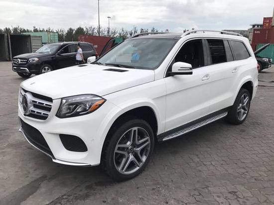 奔驰GLS450时尚外观性能完美的动力性能