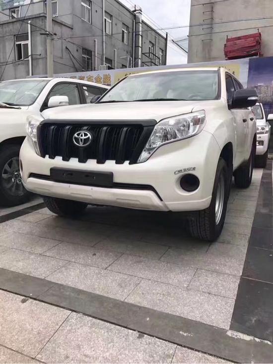 霸道2700丐版天窗外挂现车底价优惠