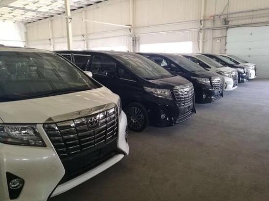 17款欧版丰田埃尔法商务现车礼遇出行