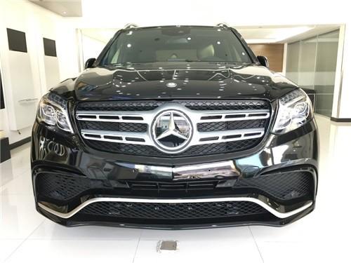 新款奔驰gls450现车顶配售价110万升级