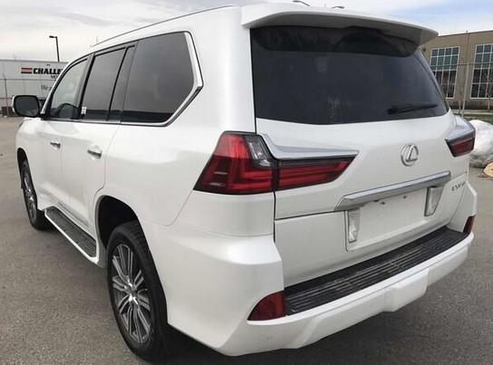 17款雷克萨斯凌志570外观时尚SUV现车