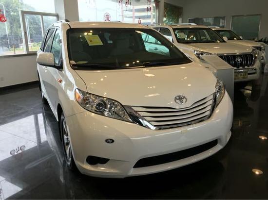 17款丰田塞纳底价裸车价库房直销大回馈