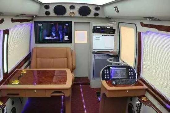 17款丰田考斯特12座 VIP私人定制版价格