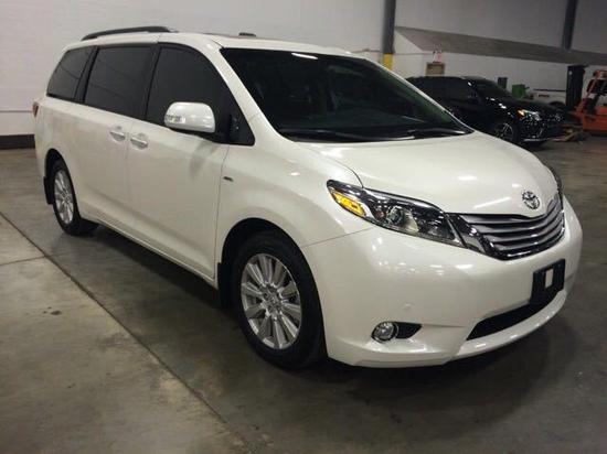 17款丰田塞纳现车充足 稳重而不失美观