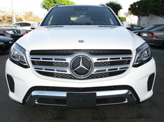 2017款奔驰gls450 全尺寸越野彰显魅力