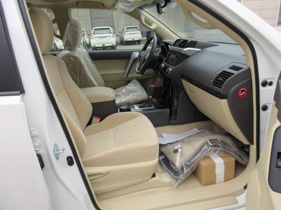 17款丰田霸道2700 驾驭生活新景观