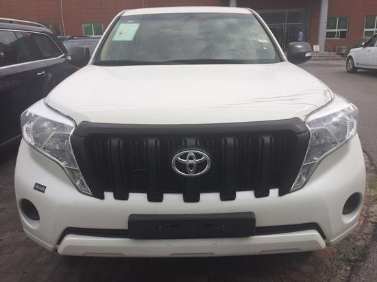 17霸道2700TX铁轮丐版天津价格36万起售