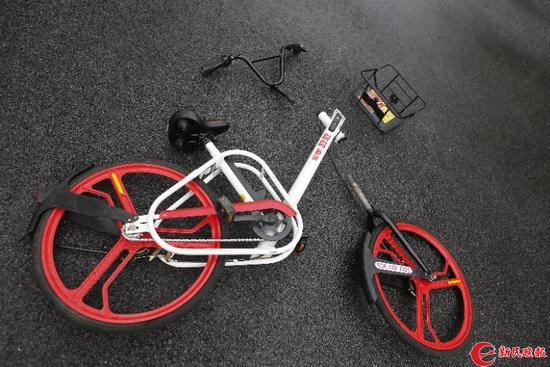 共享单车图片大全夜间 JixX-fymesmp1533759.jpg