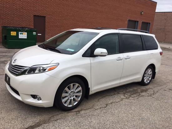 17款丰田塞纳商务 配置豪华安全系数高