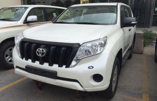 丰田2700普拉多中东版2气现车低价优惠售