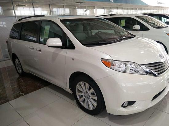 丰田塞纳四驱LE内饰豪华改装效果及价格