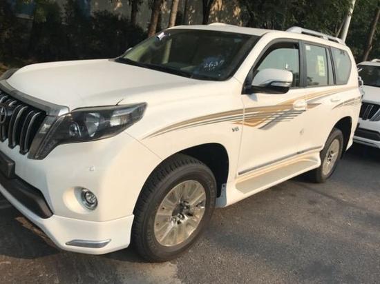 17款霸道4000中东版带天窗 后挂备胎