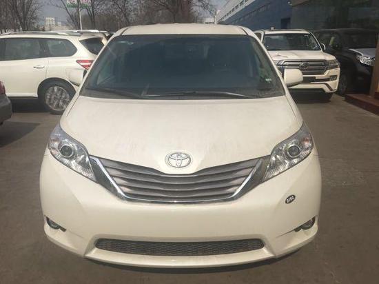 17款丰田塞纳3.5L加版现车到店配置详情