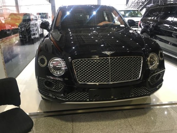 17款宾利添越SUV顶级越野车震撼豪华价