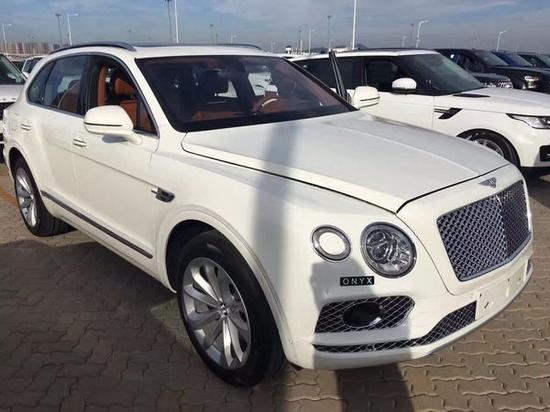 18款宾利添越天津港现车手续齐，可分期