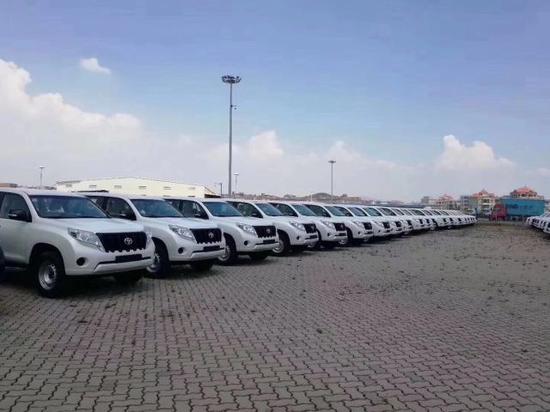 丰田霸道2700中东版天津港现车热卖中